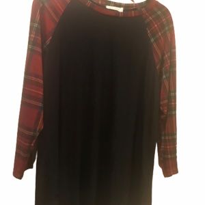 First Look blk/red plaid top